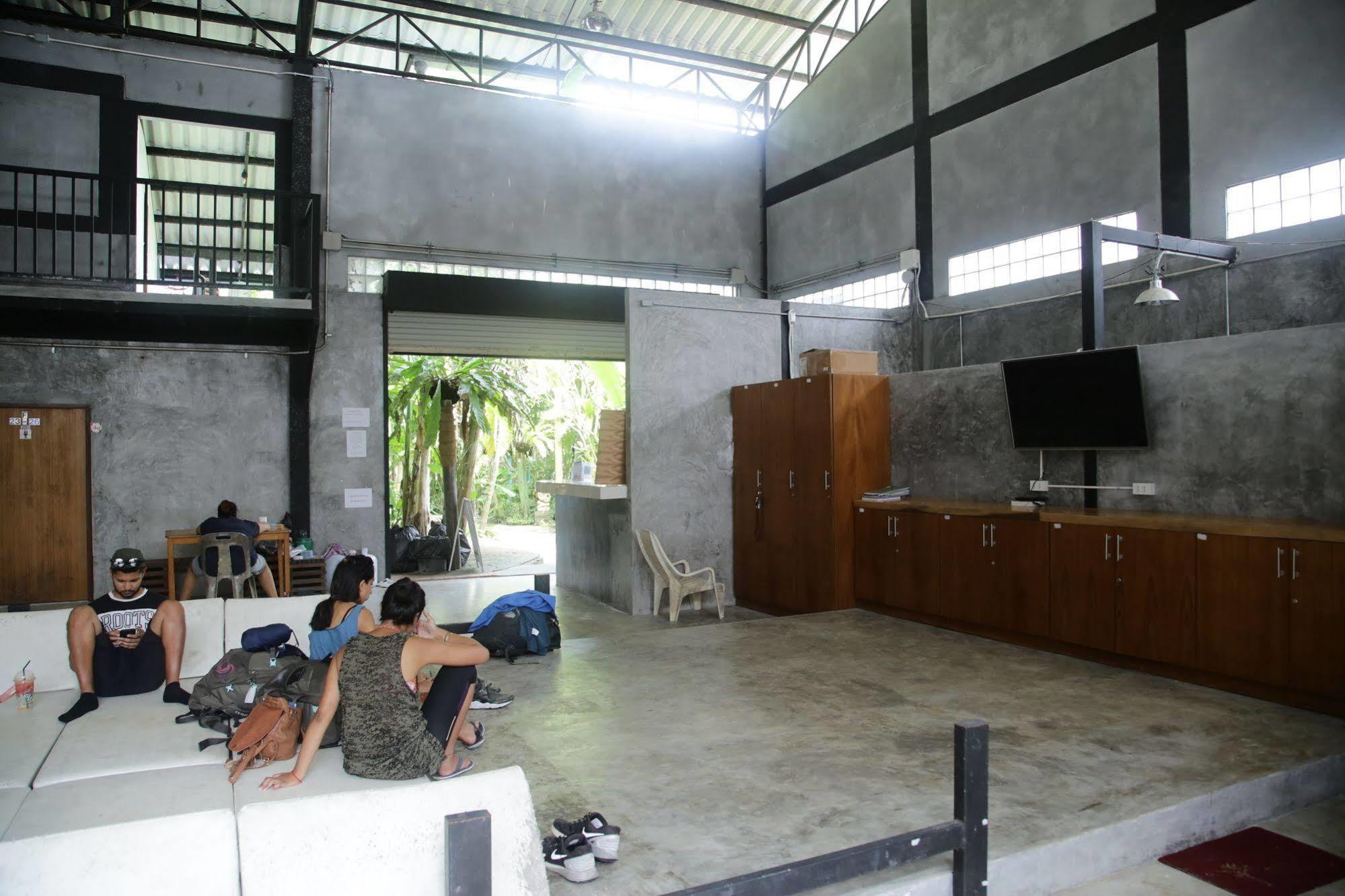 Oyo 585 Freedom Hostel @ Phi Phi 外观 照片